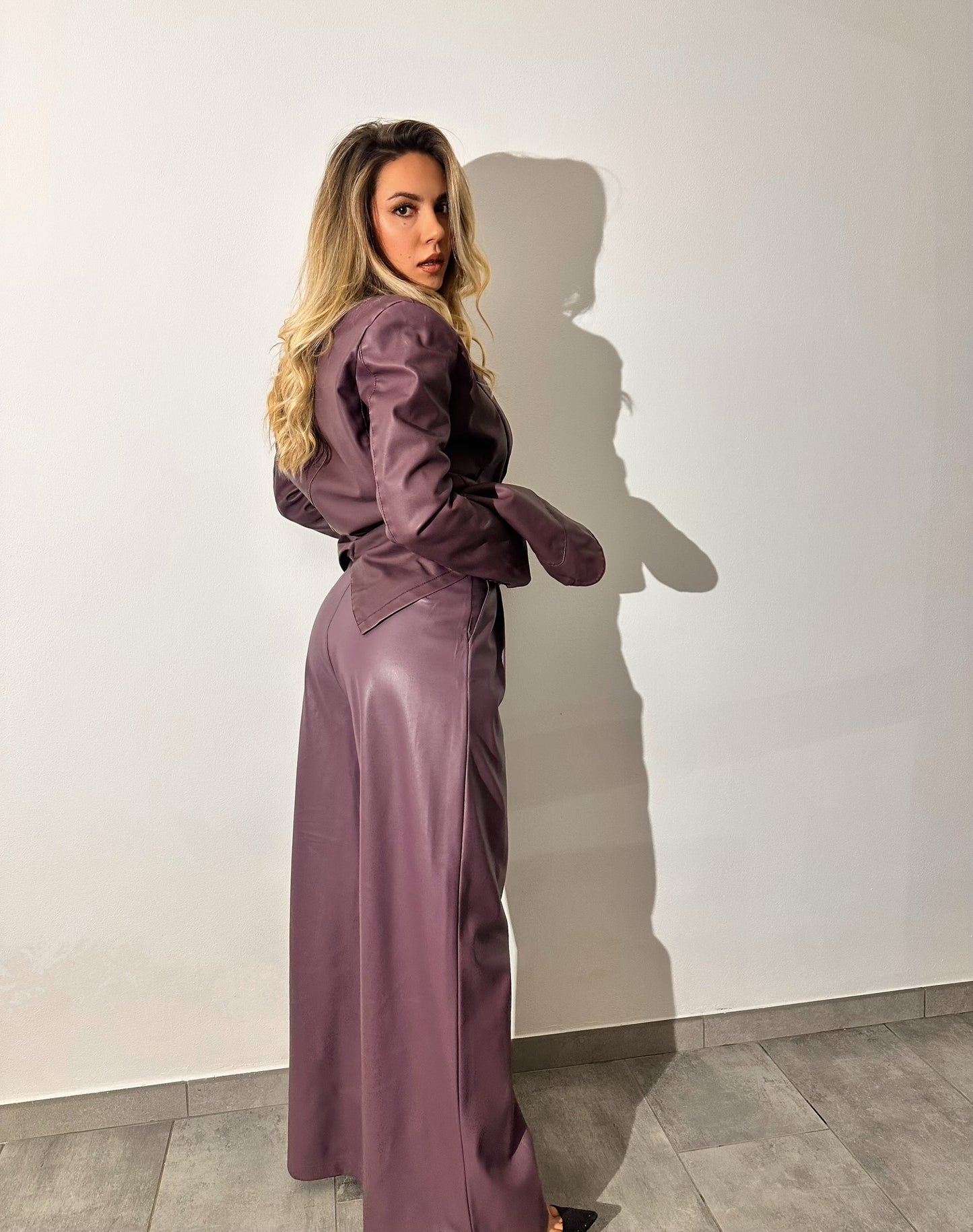 PANTALONE PIEL VIOLA