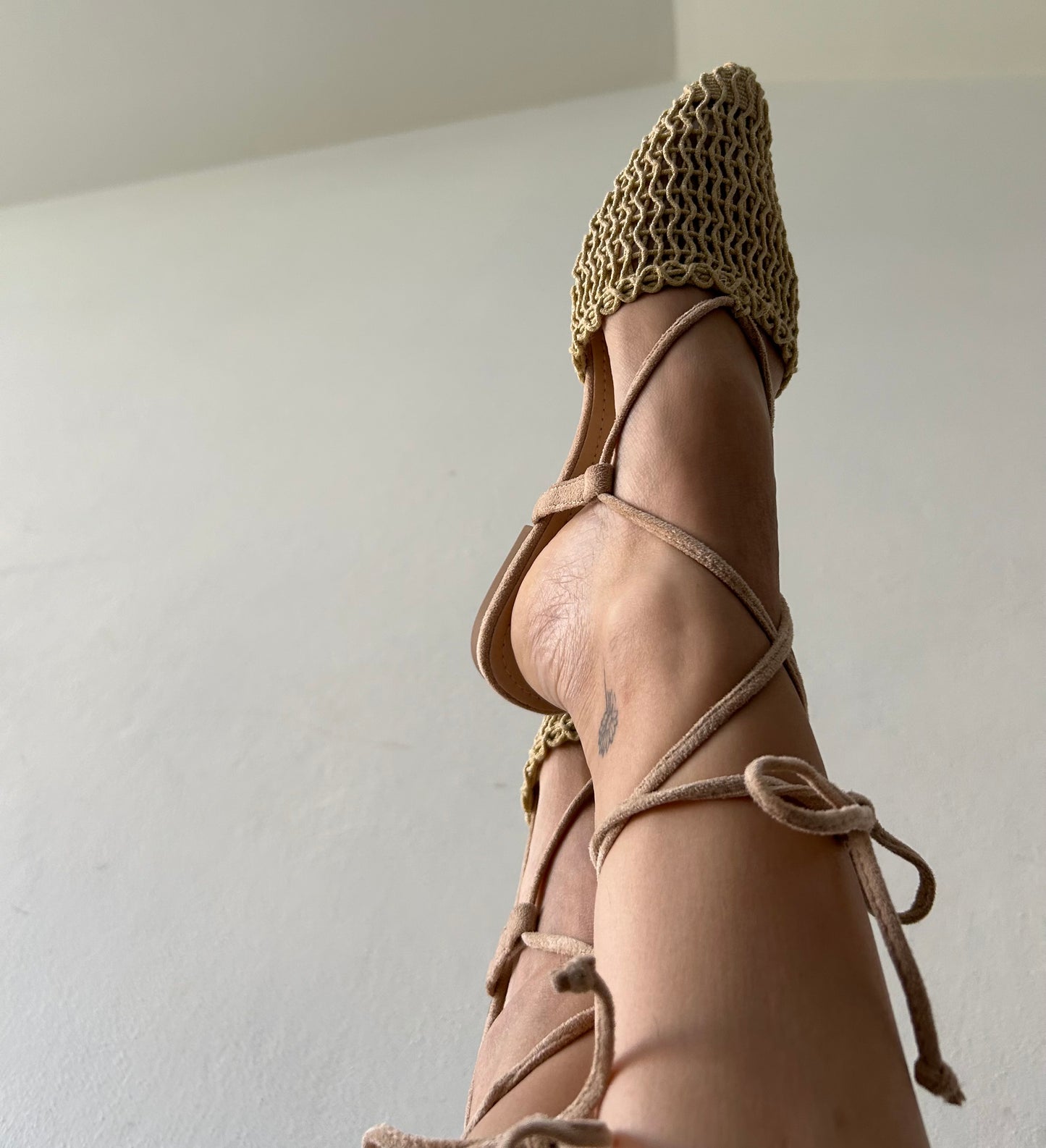 MULES CROCHET ORO